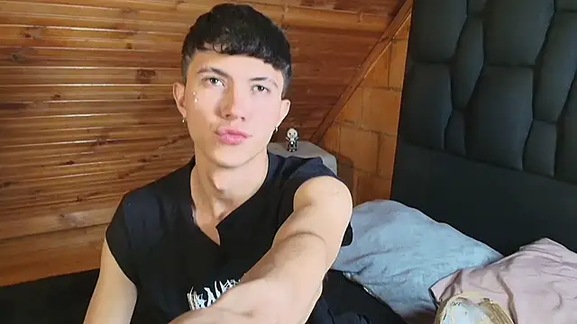 Snapshot of Justyn_Ross chatting on 10/31/25, 11:06 Justyn Ross online show from 10/31/25, 11:06