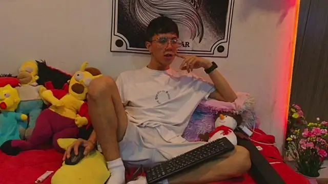 Snapshot of Justyn_Ross chatting on 12/04/25, 02:32 Justyn Ross online show from 12/04/25, 02:32