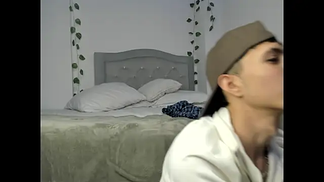 Snapshot of Justyn_Ross chatting on 02/03/26, 11:10 Justyn Ross online show from 02/03/26, 11:10