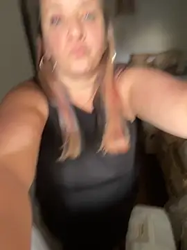 Snapshot of Popinasq chatting on 11/11/25, 05:46 Popinasq online show from 11/11/25, 05:46