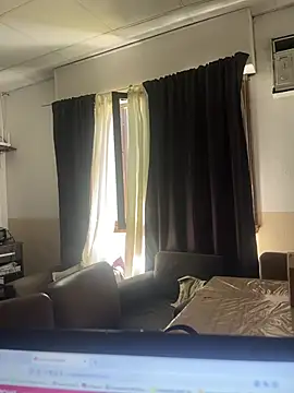 Snapshot of Popinasq chatting on 02/17/26, 03:19 Popinasq online show from 02/17/26, 03:19