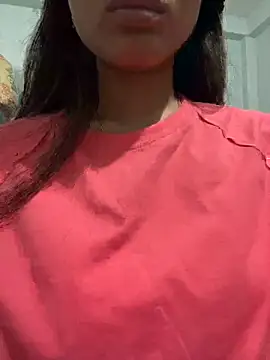 Snapshot of _riyaahahaha_ chatting on 11/26/25, 06:25 riyaahahaha online show from 11/26/25, 06:25