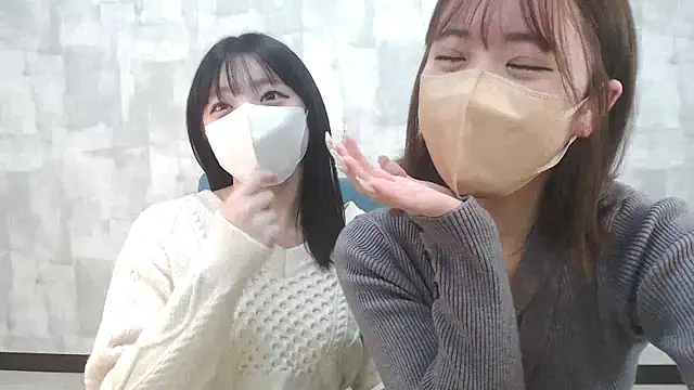 Snapshot of LOVE_MOMO_LOVE chatting on 01/06/25, 12:02 LOVE MOMO LOVE online show from 01/06/25, 12:02