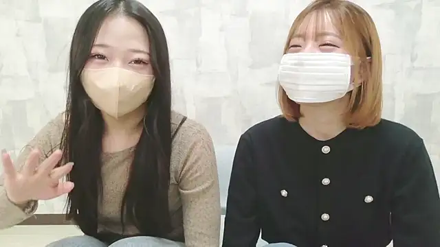 LOVE MOMO LOVE online show from 05/20/26, 12:00