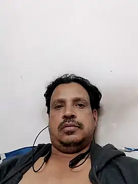 Snapshot of Raj1043 chatting on 12/19/24, 08:23 Raj1043 online show from 12/19/24, 08:23