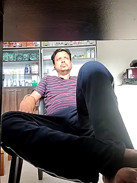 Snapshot of Raj1043 chatting on 10/31/25, 06:14 Raj1043 online show from 10/31/25, 06:14