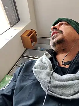 Raj1043 online show from 01/10/26, 05:53