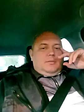 Snapshot of BigromeoXX chatting on 11/05/25, 04:18 BigromeoXX online show from 11/05/25, 04:18