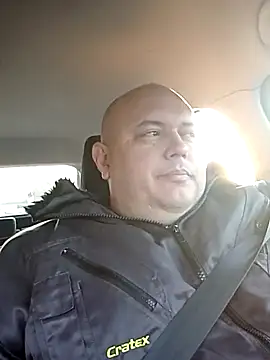 Snapshot of BigromeoXX chatting on 11/06/25, 07:09 BigromeoXX online show from 11/06/25, 07:09