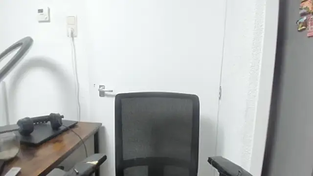 Snapshot of BigromeoXX chatting on 11/18/25, 08:13 BigromeoXX online show from 11/18/25, 08:13