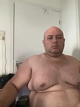 Snapshot of BigromeoXX chatting on 11/30/25, 09:57 BigromeoXX online show from 11/30/25, 09:57