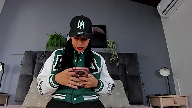 Snapshot of DulceAurora__ chatting on 02/10/26, 02:26 DulceAurora online show from 02/10/26, 02:26