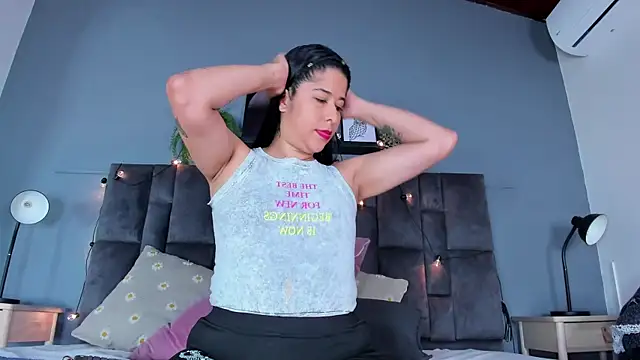 Snapshot of DulceAurora__ chatting on 03/18/26, 04:48 DulceAurora online show from 03/18/26, 04:48