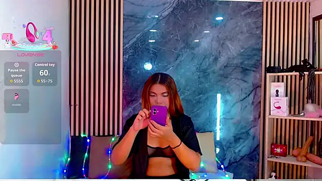 Snapshot of Isalombardi chatting on 11/28/25, 03:42 Isalombardi online show from 11/28/25, 03:42