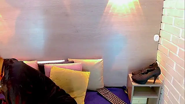 Snapshot of Isalombardi chatting on 01/10/26, 03:41 Isalombardi online show from 01/10/26, 03:41