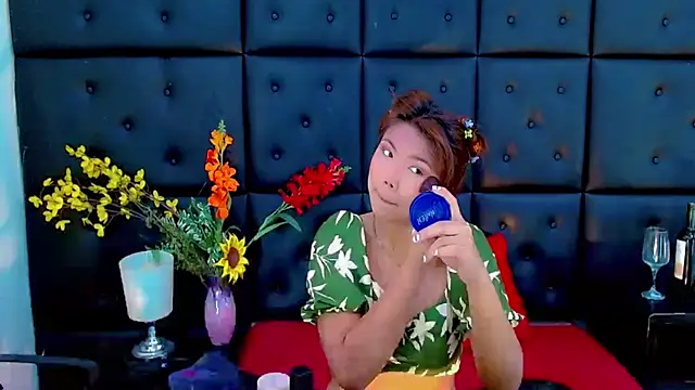 Snapshot of Isalombardi chatting on 02/10/26, 02:59 Isalombardi online show from 02/10/26, 02:59