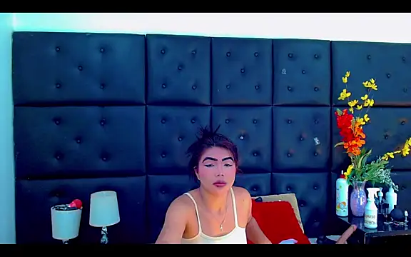 Snapshot of Isalombardi chatting on 02/27/26, 02:55 Isalombardi online show from 02/27/26, 02:55