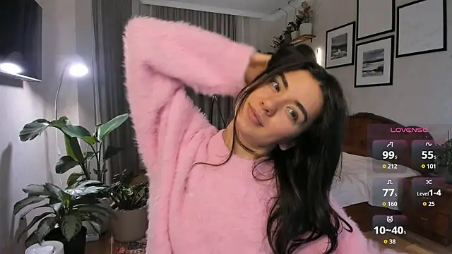 Snapshot of NicoleLuv chatting on 12/22/25, 04:04 NicoleLuv online show from 12/22/25, 04:04