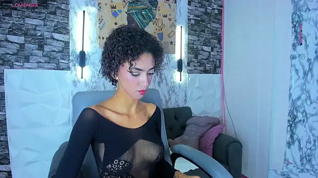Snapshot of Queen_Cuarxxo chatting on 03/26/26, 11:43 Queen Cuarxxo online show from 03/26/26, 11:43