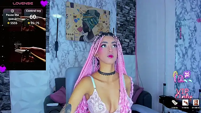 Snapshot of Queen_Cuarxxo chatting on 04/24/26, 11:51 Queen Cuarxxo online show from 04/24/26, 11:51