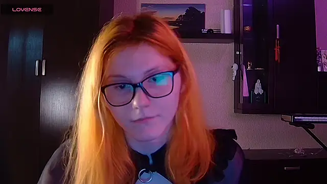 Snapshot of little_witch_sofia chatting on 03/16/25, 07:27 little witch sofia online show from 03/16/25, 07:27