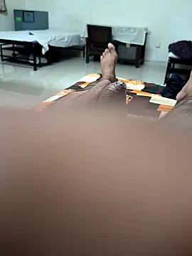 Snapshot of yourboy2000__ chatting on 09/18/25, 08:33 yourboy2000 online show from 09/18/25, 08:33