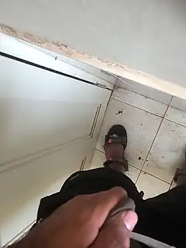 Snapshot of yourboy2000__ chatting on 09/27/25, 10:31 yourboy2000 online show from 09/27/25, 10:31