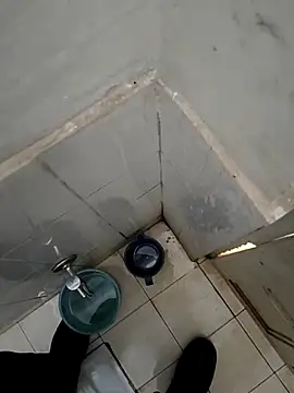 yourboy2000   online show from 09/29/25, 07:46