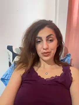 EmaSkyes online show from 11/21/25, 07:29