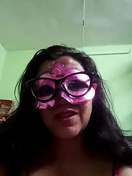 Snapshot of DesiMuffin chatting on 09/27/25, 07:52 DesiMuffin online show from 09/27/25, 07:52