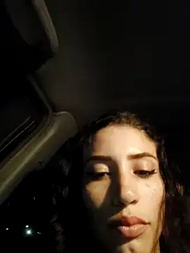 Snapshot of aurelialux chatting on 01/19/25, 04:12 aurelialux online show from 01/19/25, 04:12