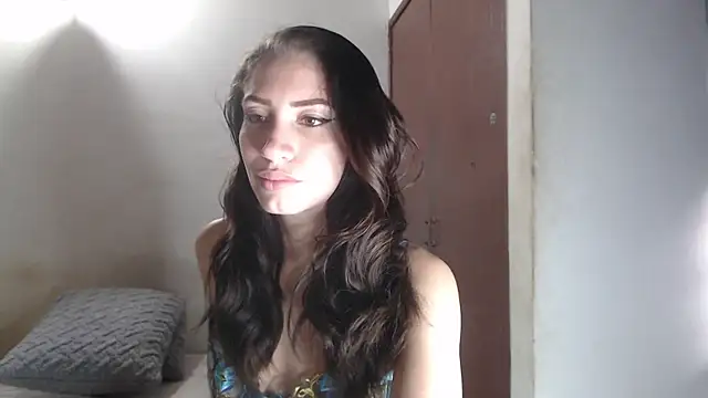 Snapshot of aurelialux chatting on 03/04/25, 09:00 aurelialux online show from 03/04/25, 09:00