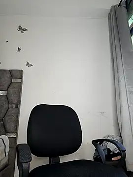 aurelialux online show from 12/17/25, 09:32