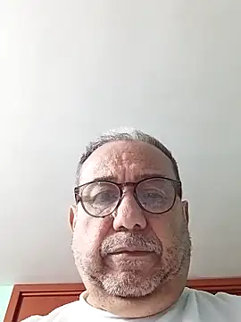 Snapshot of MATTHEW_MRANDA chatting on 05/06/26, 06:35 MATTHEW MRANDA online show from 05/06/26, 06:35