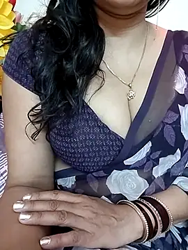 Snapshot of kaamuk_shweta chatting on 05/24/26, 04:50 kaamuk shweta online show from 05/24/26, 04:50