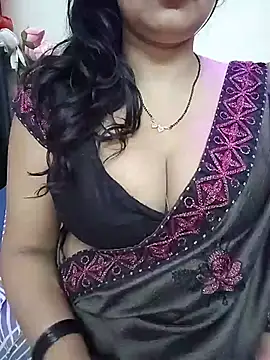 Snapshot of kaamuk_shweta chatting on 05/28/26, 05:21 kaamuk shweta online show from 05/28/26, 05:21