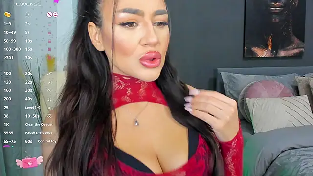 Snapshot of Sonia__Rey chatting on 01/06/25, 10:15 Sonia Rey online show from 01/06/25, 10:15