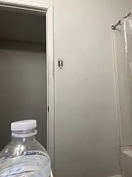 Snapshot of honeybrow chatting on 01/16/25, 03:34 honeybrow online show from 01/16/25, 03:34