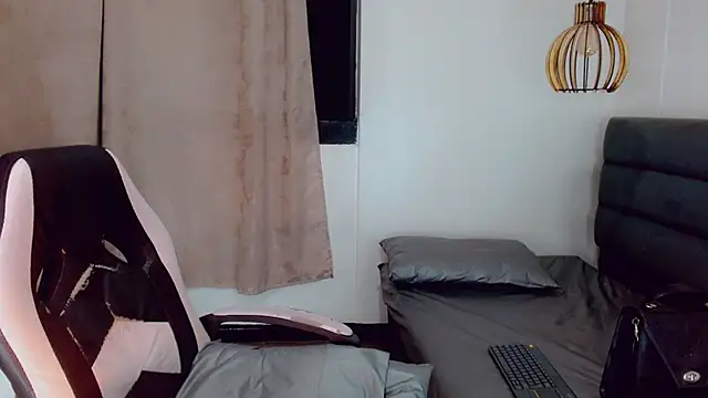 Oriana braom online show from 01/22/25, 01:42