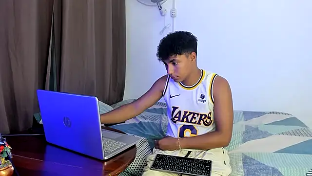 Snapshot of jonmaykolrose chatting on 01/13/25, 11:38 jonmaykolrose online show from 01/13/25, 11:38