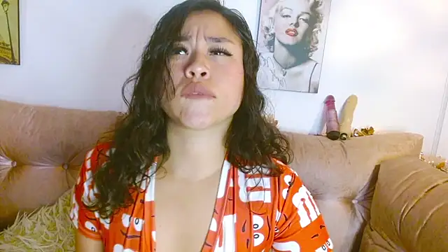 Snapshot of hinataleecs chatting on 12/28/24, 02:43 hinataleecs online show from 12/28/24, 02:43