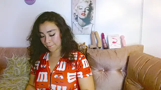 Snapshot of hinataleecs chatting on 01/05/25, 04:25 hinataleecs online show from 01/05/25, 04:25