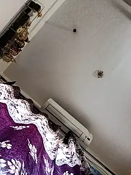 Snapshot of Mmm992170 chatting on 01/09/26, 04:37 Mmm992170 online show from 01/09/26, 04:37