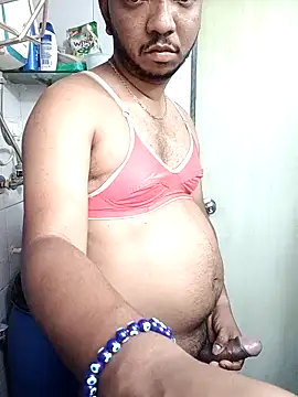 Snapshot of Mmm992170 chatting on 02/08/26, 12:19 Mmm992170 online show from 02/08/26, 12:19