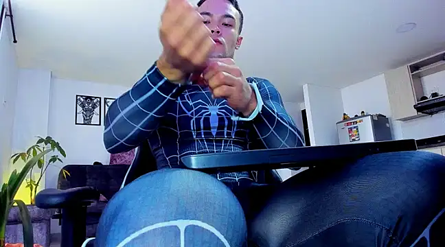 Snapshot of alexander_collin02 chatting on 02/10/25, 01:11 alexander collin02 online show from 02/10/25, 01:11