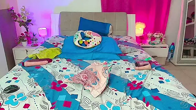 Kendralove31xxx online show from 06/18/26, 09:14