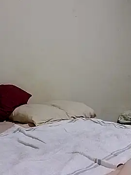 Snapshot of friendsloversex chatting on 12/29/24, 03:44 friendsloversex online show from 12/29/24, 03:44