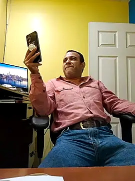 Snapshot of friendsloversex chatting on 09/18/25, 05:48 friendsloversex online show from 09/18/25, 05:48