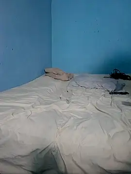 Snapshot of friendsloversex chatting on 09/28/25, 03:01 friendsloversex online show from 09/28/25, 03:01