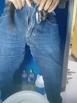 Snapshot of friendsloversex chatting on 10/21/25, 08:20 friendsloversex online show from 10/21/25, 08:20